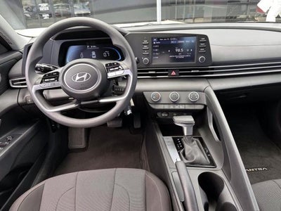 2025 Hyundai ELANTRA SE IVT