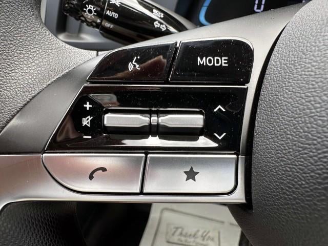 2025 Hyundai ELANTRA SE IVT