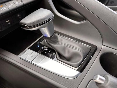 2025 Hyundai ELANTRA SE IVT