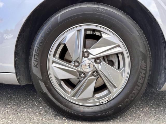 2025 Hyundai ELANTRA SE IVT