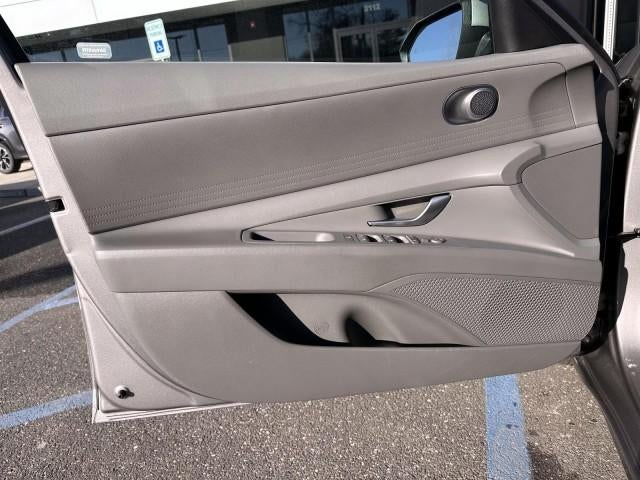 2023 Hyundai ELANTRA SEL IVT