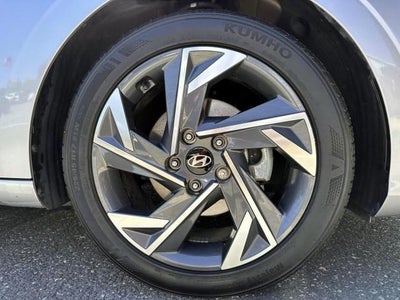 2025 Hyundai ELANTRA SEL Sport IVT
