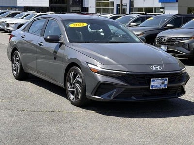 2025 Hyundai ELANTRA SEL Sport IVT