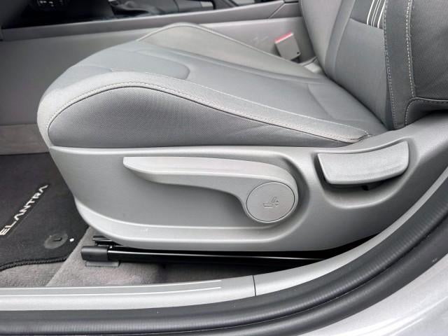 2025 Hyundai ELANTRA SEL Sport IVT
