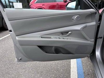 2025 Hyundai ELANTRA SEL Sport IVT