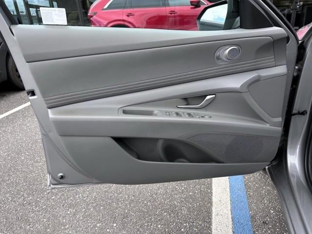 2025 Hyundai ELANTRA SEL Sport IVT