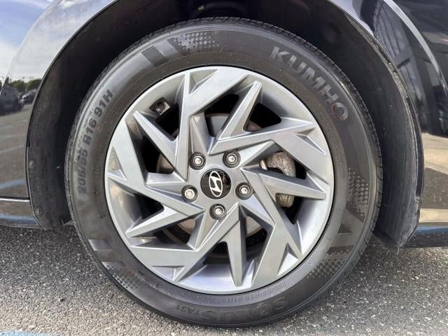 2024 Hyundai ELANTRA SEL IVT