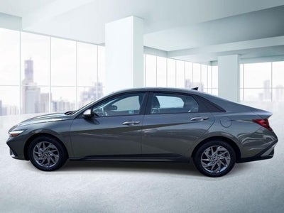 2024 Hyundai ELANTRA SEL IVT