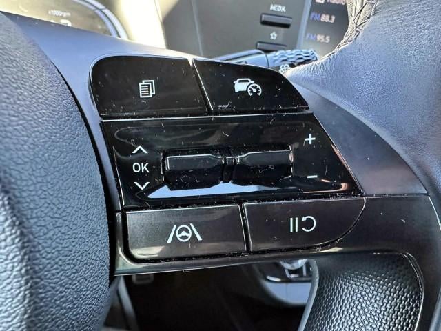 2025 Hyundai ELANTRA SEL Sport IVT