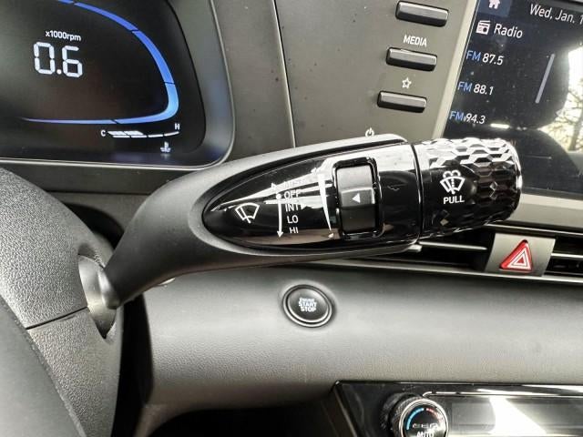 2025 Hyundai ELANTRA SEL Sport IVT