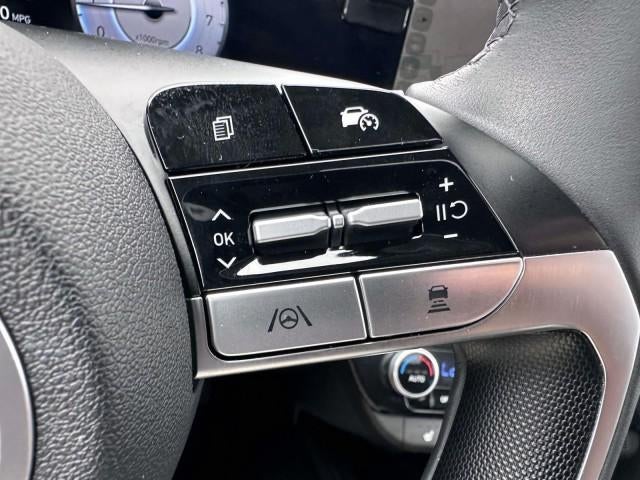 2025 Hyundai ELANTRA Limited IVT