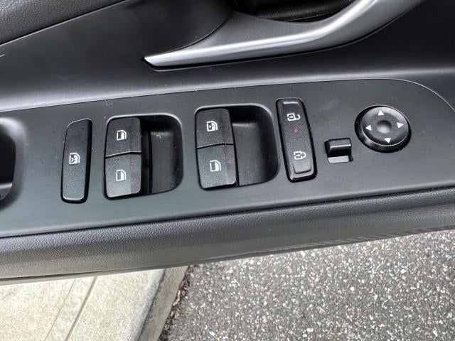 2025 Hyundai ELANTRA Limited IVT
