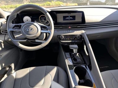 2023 Hyundai ELANTRA SEL IVT