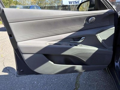 2023 Hyundai ELANTRA SEL IVT