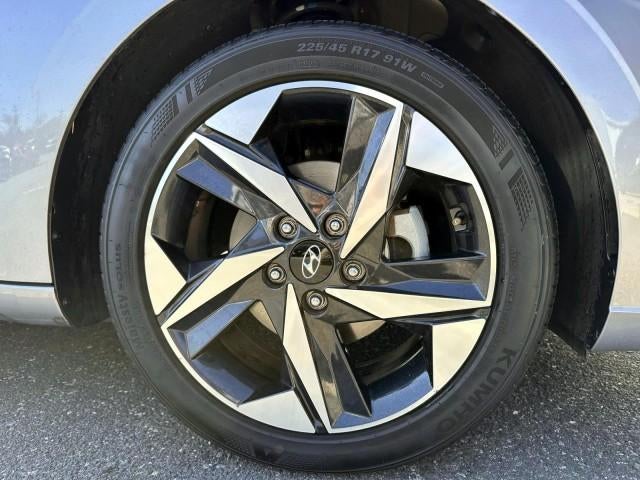 2023 Hyundai ELANTRA SEL IVT