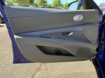 2023 Hyundai ELANTRA SEL IVT