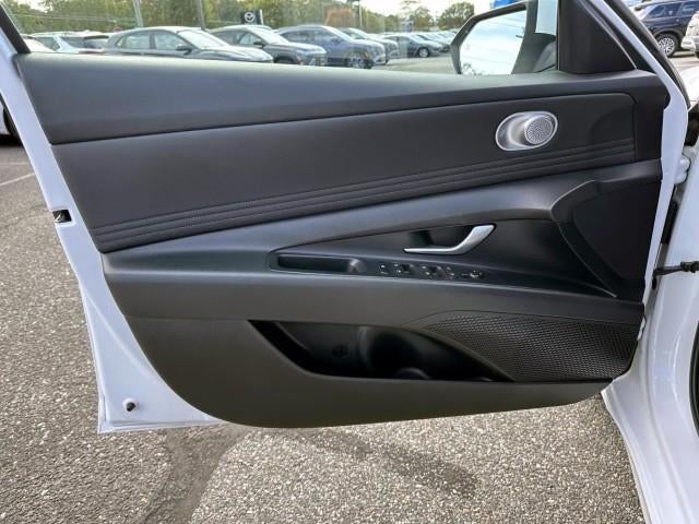 2024 Hyundai ELANTRA SEL IVT