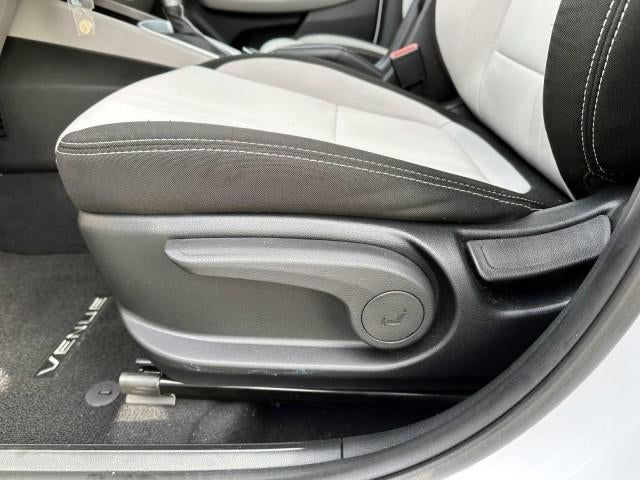 2023 Hyundai VENUE SEL IVT