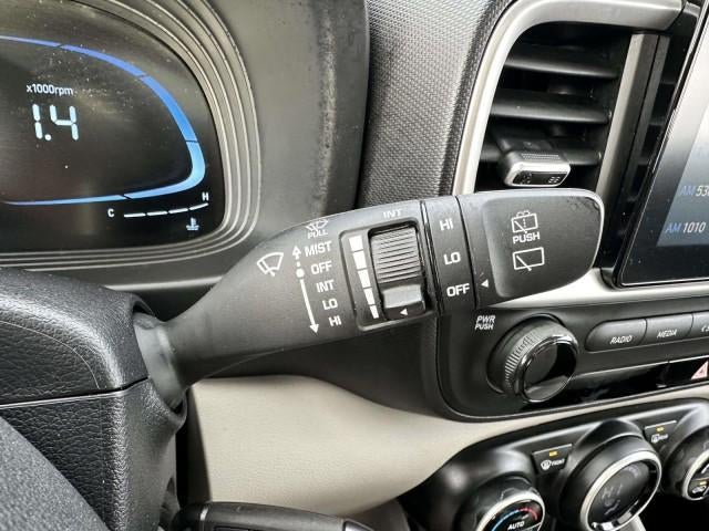 2023 Hyundai VENUE SEL IVT