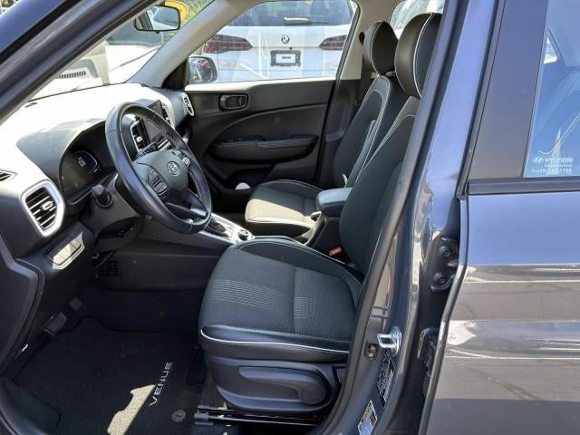 2023 Hyundai VENUE Limited IVT