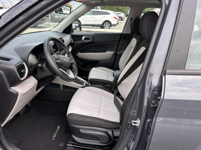 2023 Hyundai VENUE SEL IVT