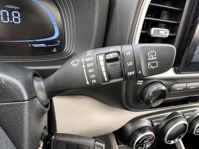 2023 Hyundai VENUE SEL IVT