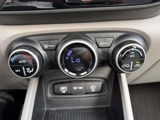 2023 Hyundai VENUE SEL IVT