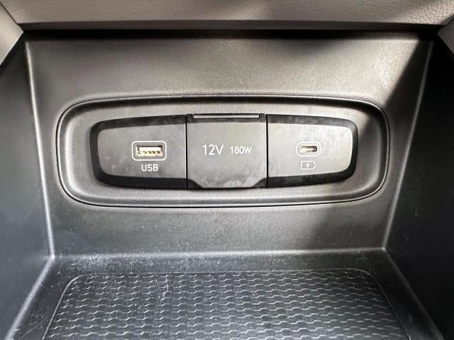 2023 Hyundai VENUE SEL IVT