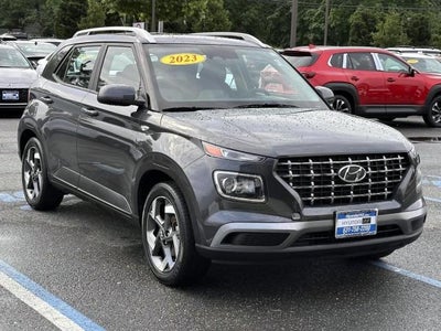 2023 Hyundai VENUE SEL IVT