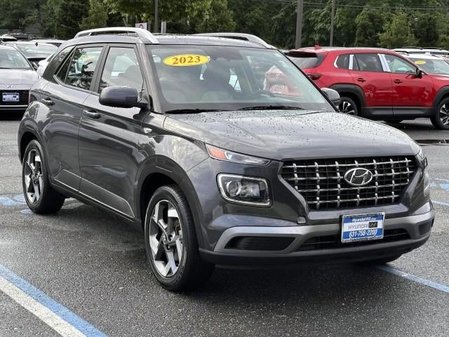 2023 Hyundai VENUE SEL IVT