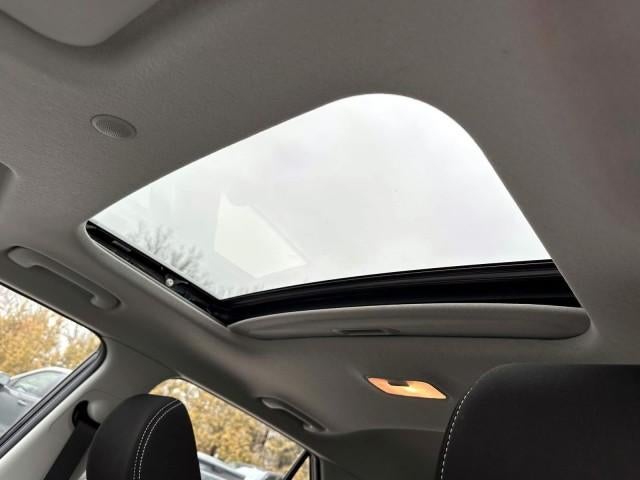 2023 Hyundai VENUE SEL IVT