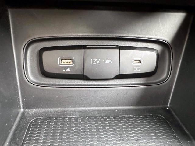 2023 Hyundai VENUE SEL IVT