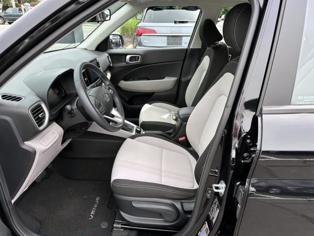 2024 Hyundai VENUE SEL IVT