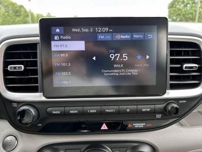 2024 Hyundai VENUE SEL IVT