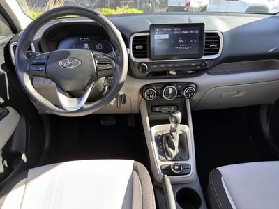 2023 Hyundai VENUE SEL IVT