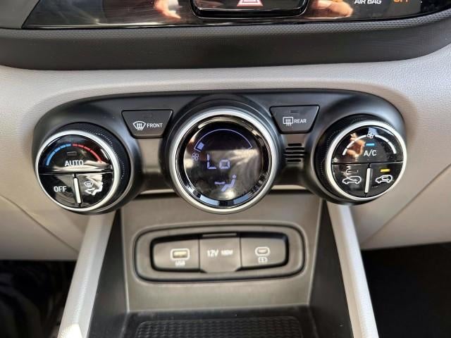 2023 Hyundai VENUE SEL IVT