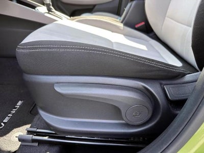 2024 Hyundai VENUE SEL IVT