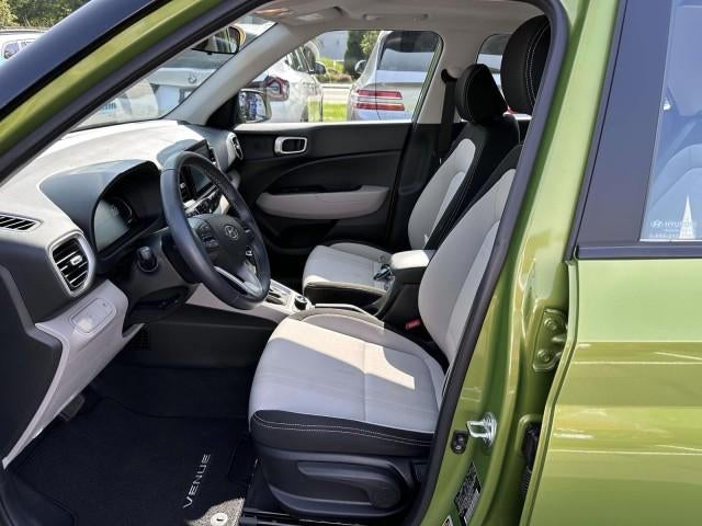 2024 Hyundai VENUE SEL IVT