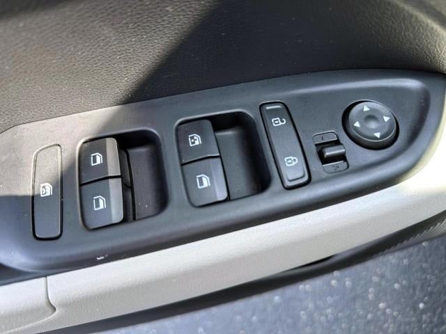 2024 Hyundai VENUE SEL IVT