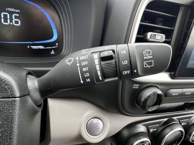 2024 Hyundai VENUE SEL IVT