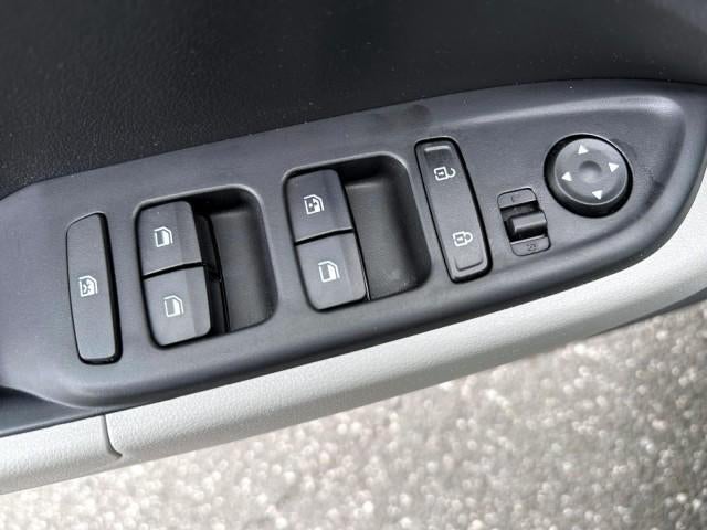2024 Hyundai VENUE SEL IVT