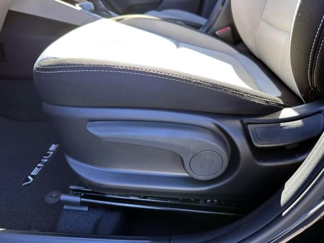 2025 Hyundai VENUE SEL IVT