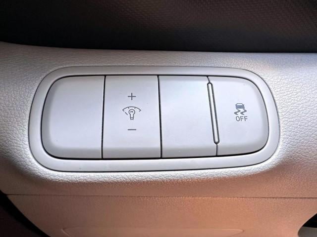 2025 Hyundai VENUE SEL IVT