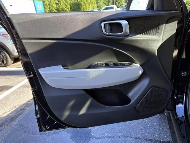 2025 Hyundai VENUE SEL IVT