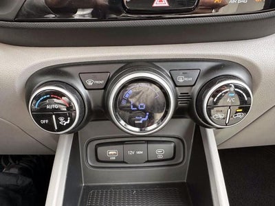 2023 Hyundai VENUE SEL IVT