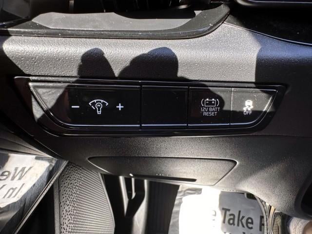 2023 Kia Niro EX FWD